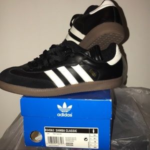Adidas Classic Samba Soccer Sneakers